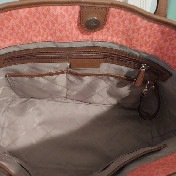 3469 Large Michael Kors Tote Bag in Orange and Tan MK Print. - Picture 6 of 11